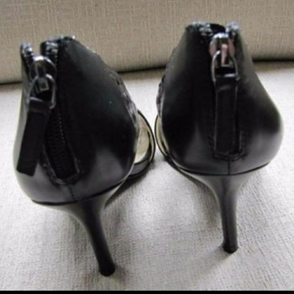 Tahari Mesh Cut Out Heels - Size 8 - Picture 5 of 6